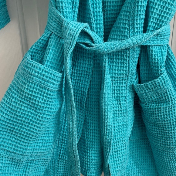 Turquoise Waffle Knit Robe - Picture 2 of 9